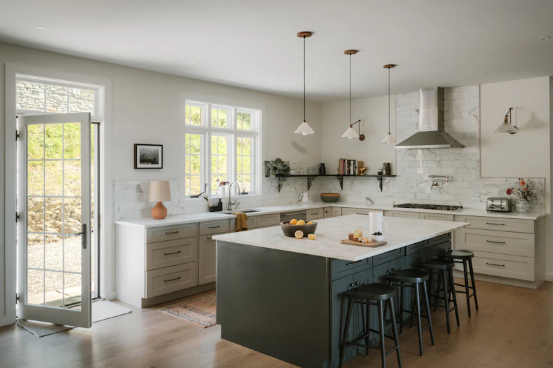Meticulous cleaning of a high-end marble kitchen